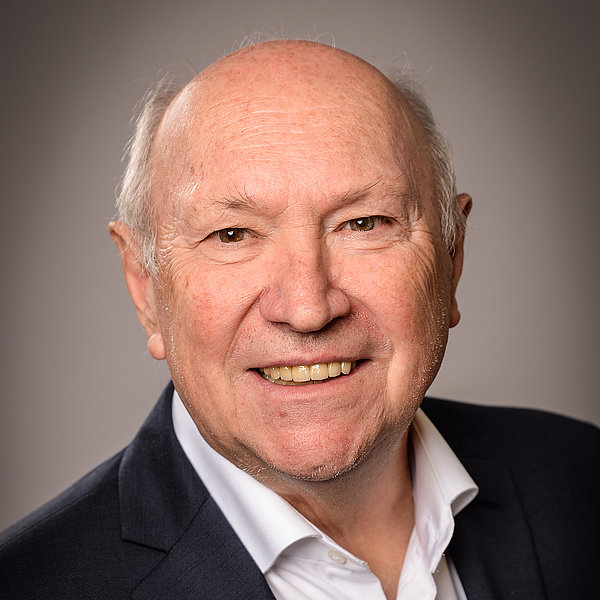  Erich Straub