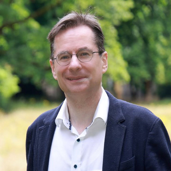 Prof. Dr. Manuel Strunz