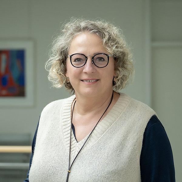 Anette Menke